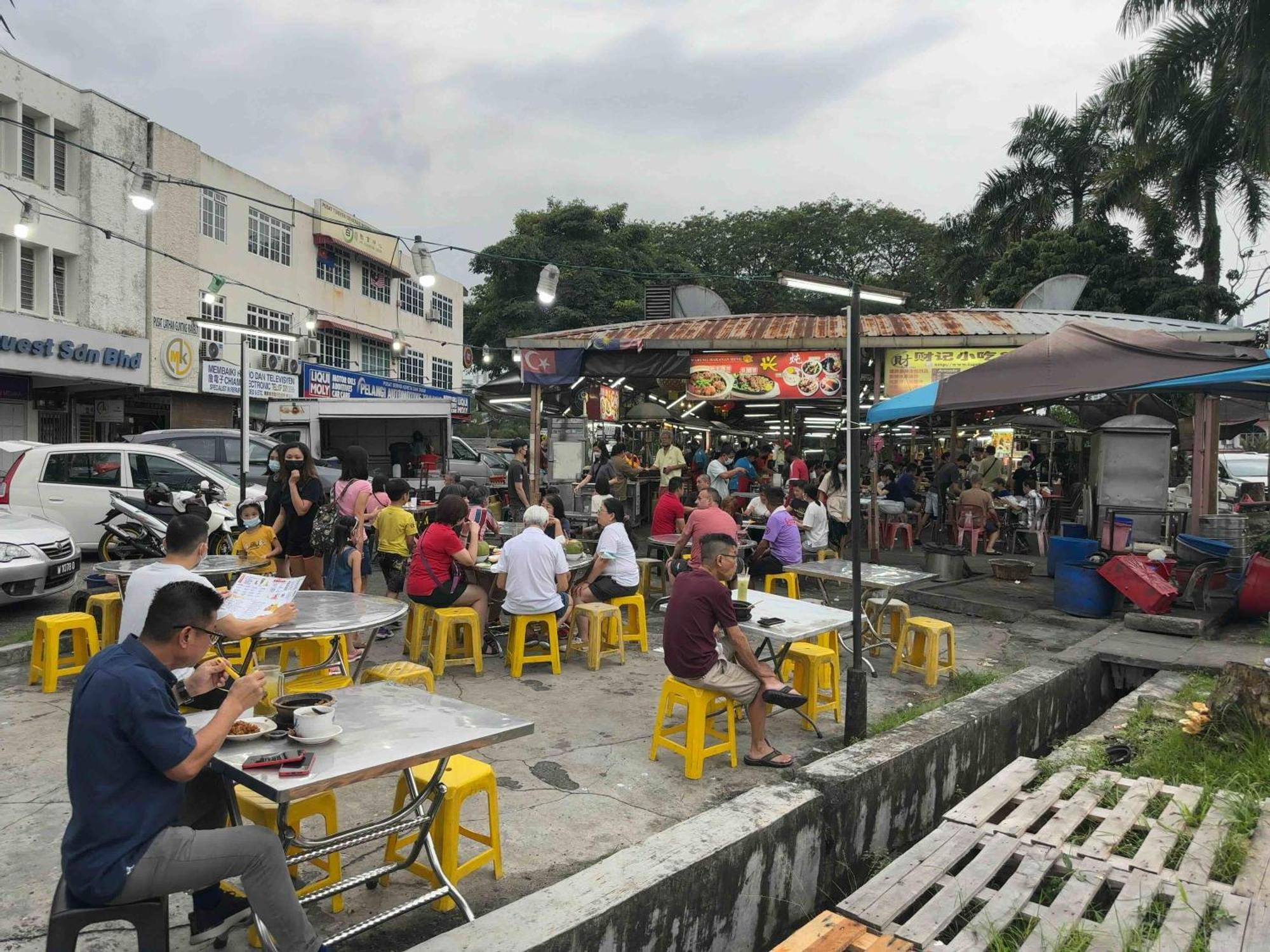Pelangi Capsule Hostel Johor Bahru Exterior photo